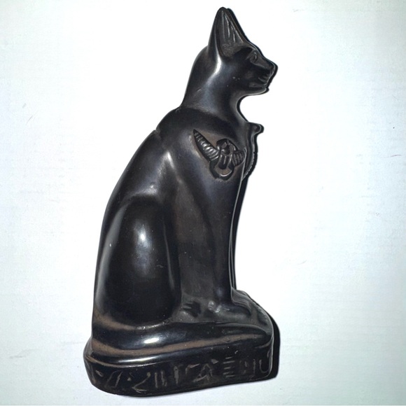 Vintage Hand Carved Egyptian Figurines: Cat + Pharaoh + Pharaoh Queen - Picture 4 of 7